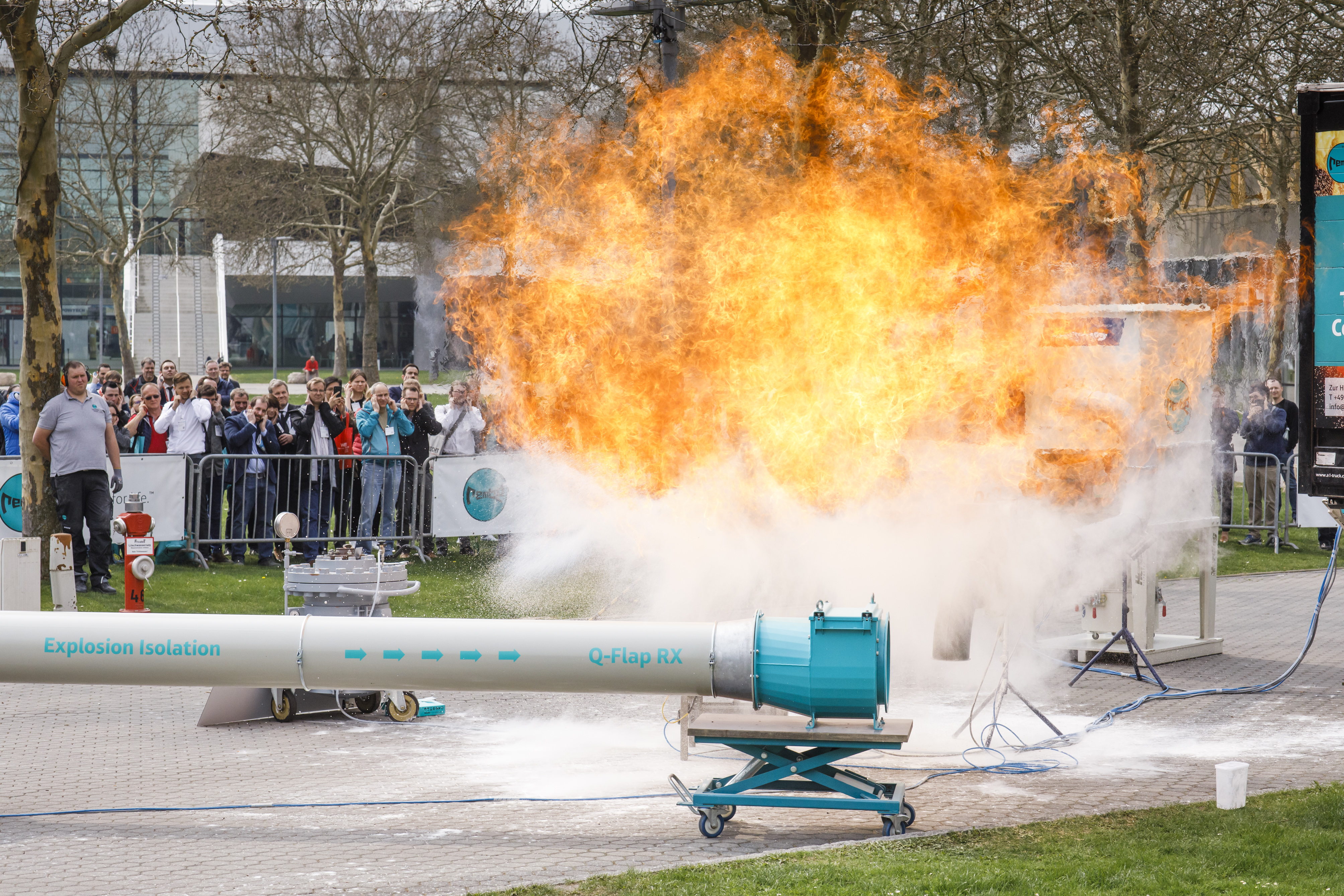 Live demonstrations on explosion protection