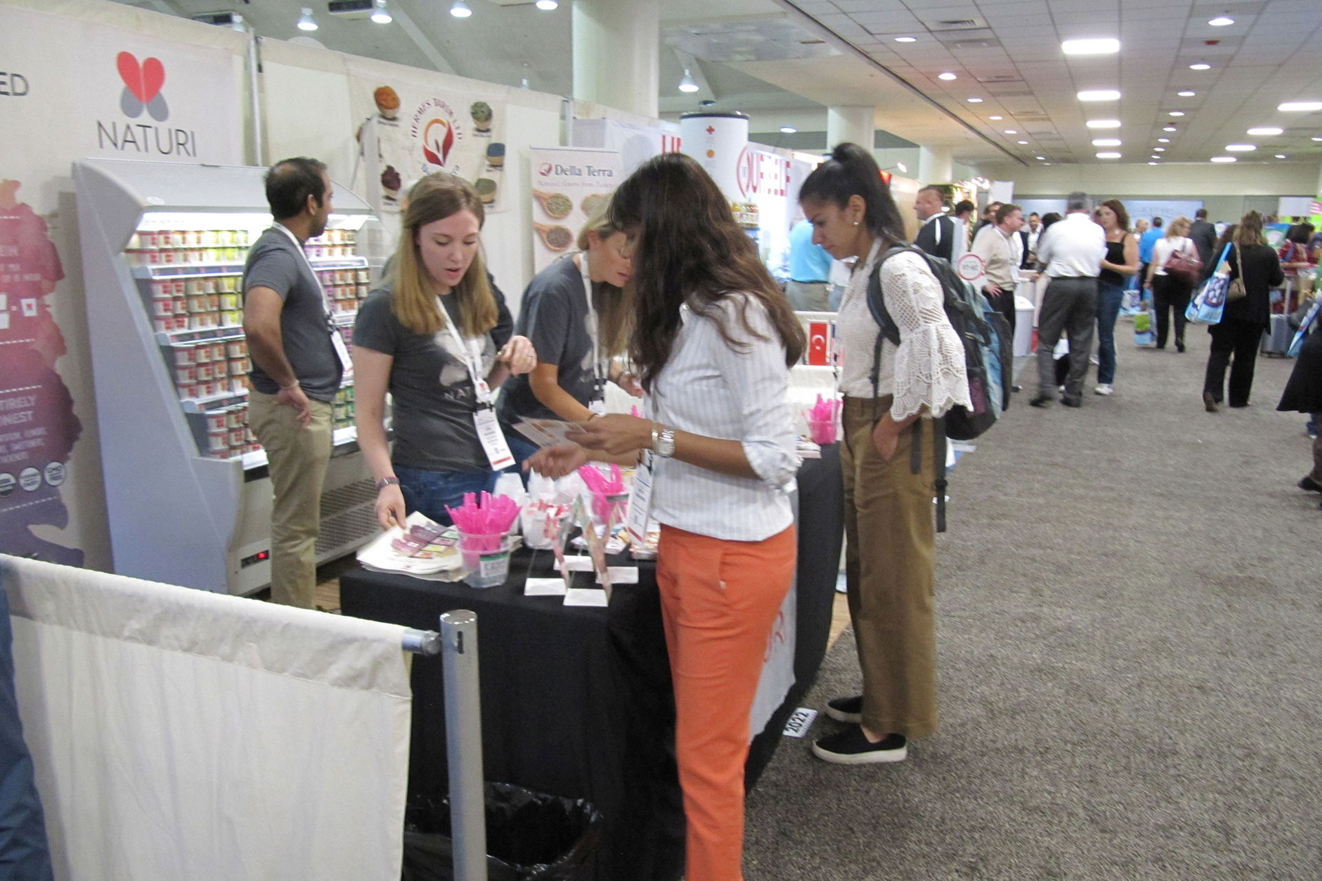 Menschen in den Gängen der BIOFACH AMERICA 2017