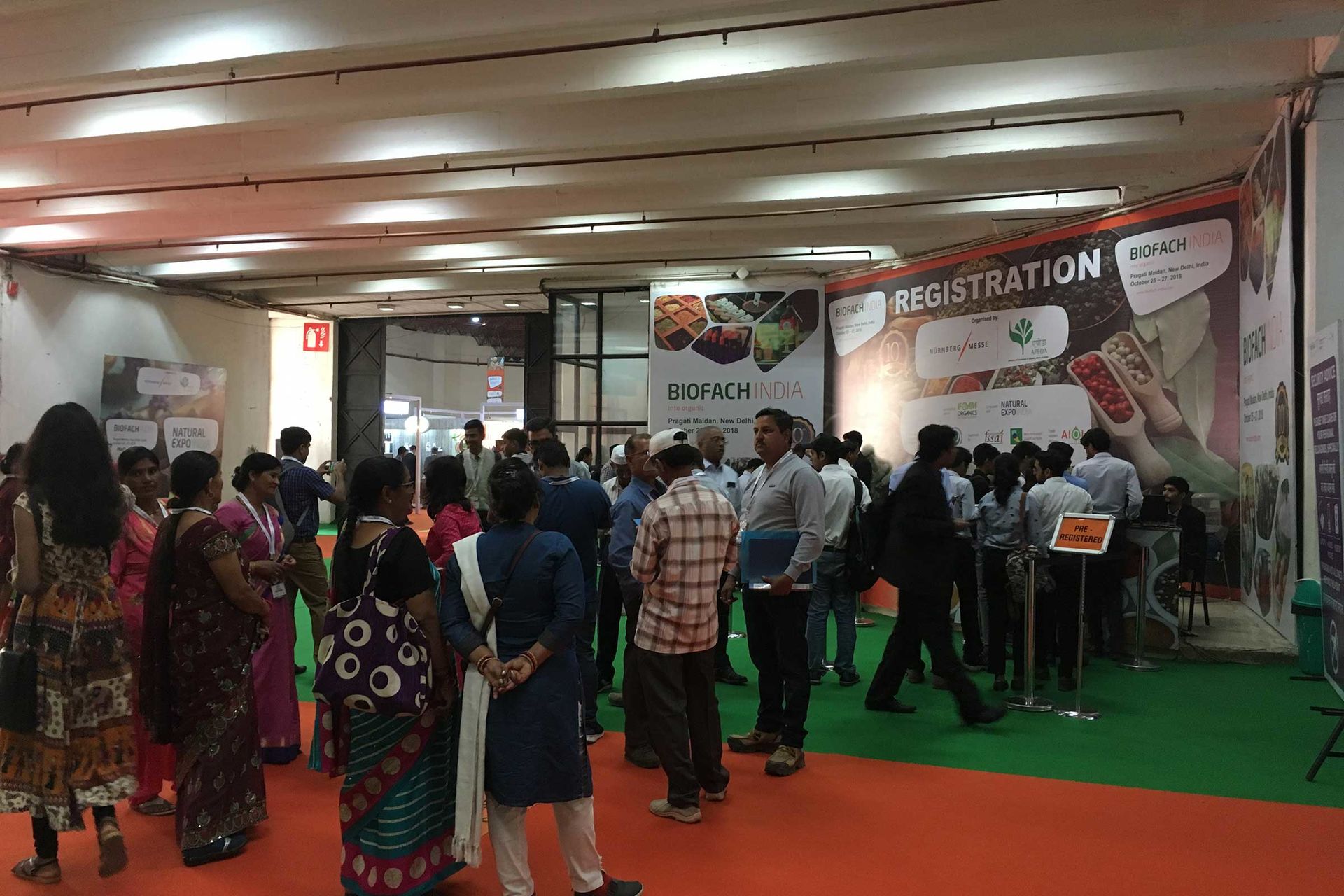 Zahlreiche Besucher erschienen zur Jubiläumsausgabe der BIOFACH INDIA und informierten sich über die neuesten Bio-Trends.