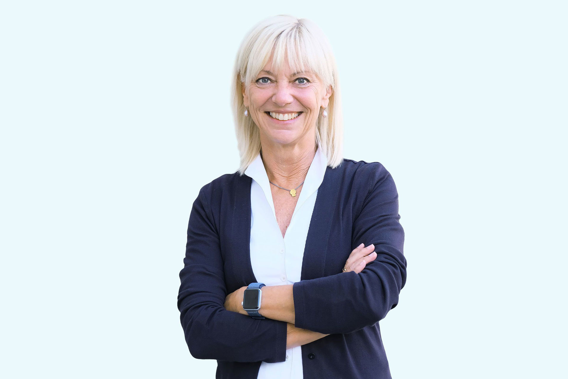 Das Bild zeigt die Bayerische Staatsministerin Carolina Trautner. Sie kümmert sich um die Bereiche Familie, Arbeit und Soziales.