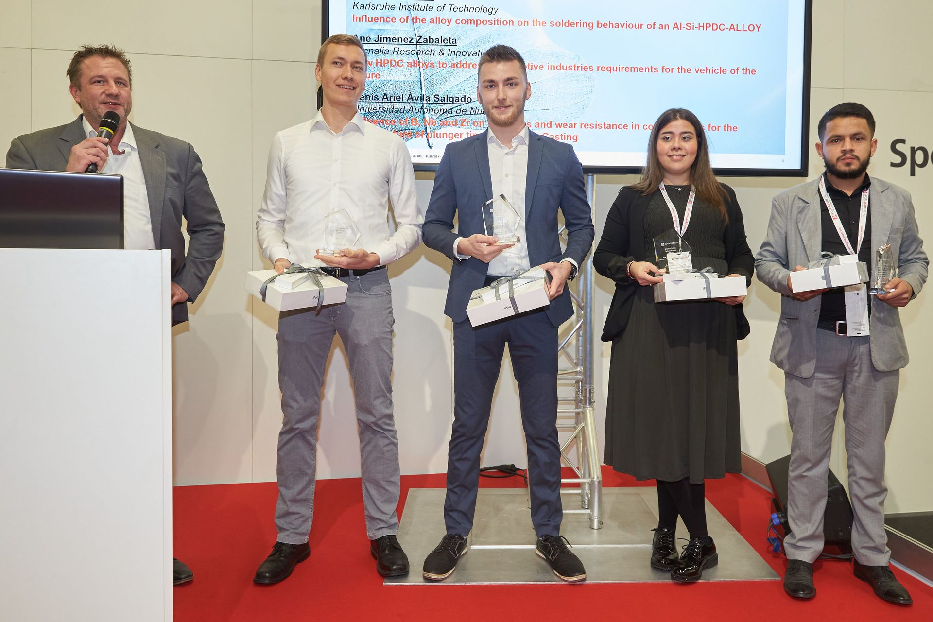 Die vier Gewinner des EUROGUSS Talent Awards auf der Bühne