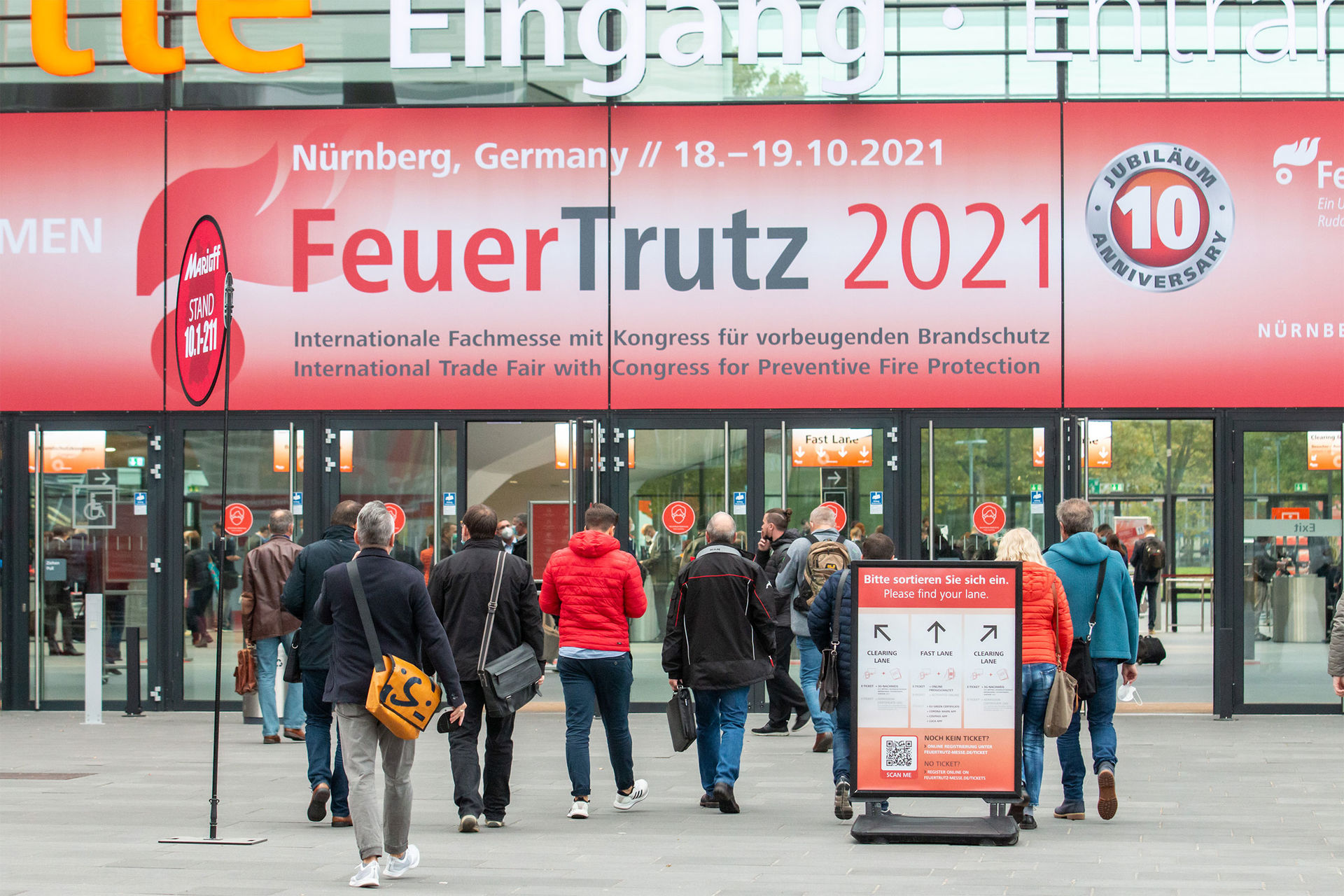 Besucher auf der FeuerTrutz