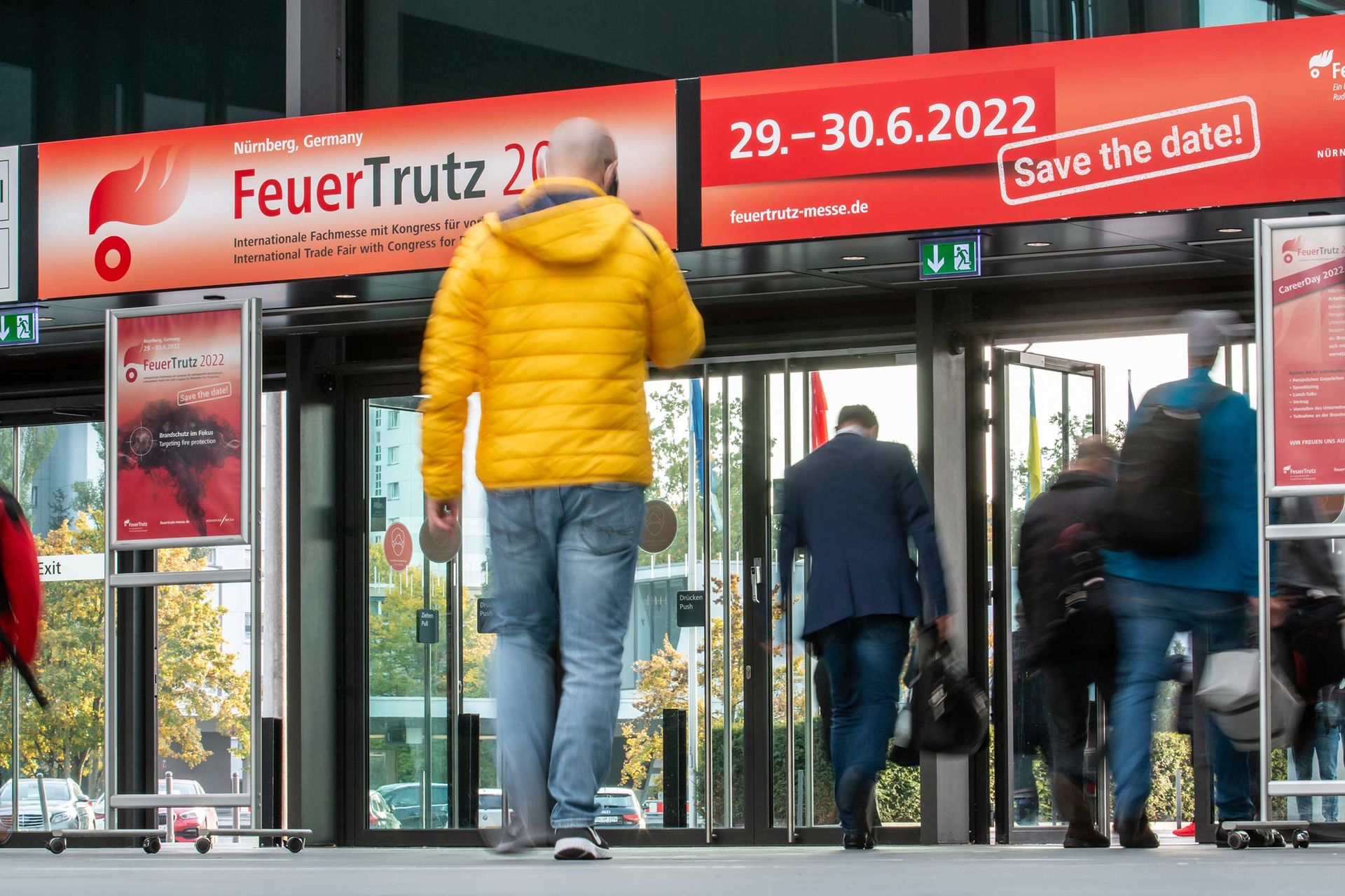 Besucher auf der FeuerTrutz