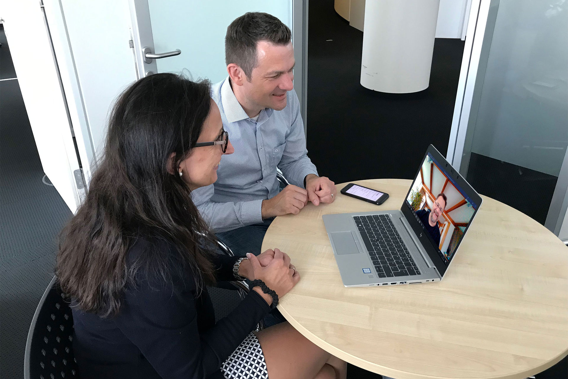 Leiter der FENSTERBAU FRONTALE und HOLZ-HANDWERK im Skype-Interview mit Andreas Fischer, der das Forum Digitalisierung umsetzt.