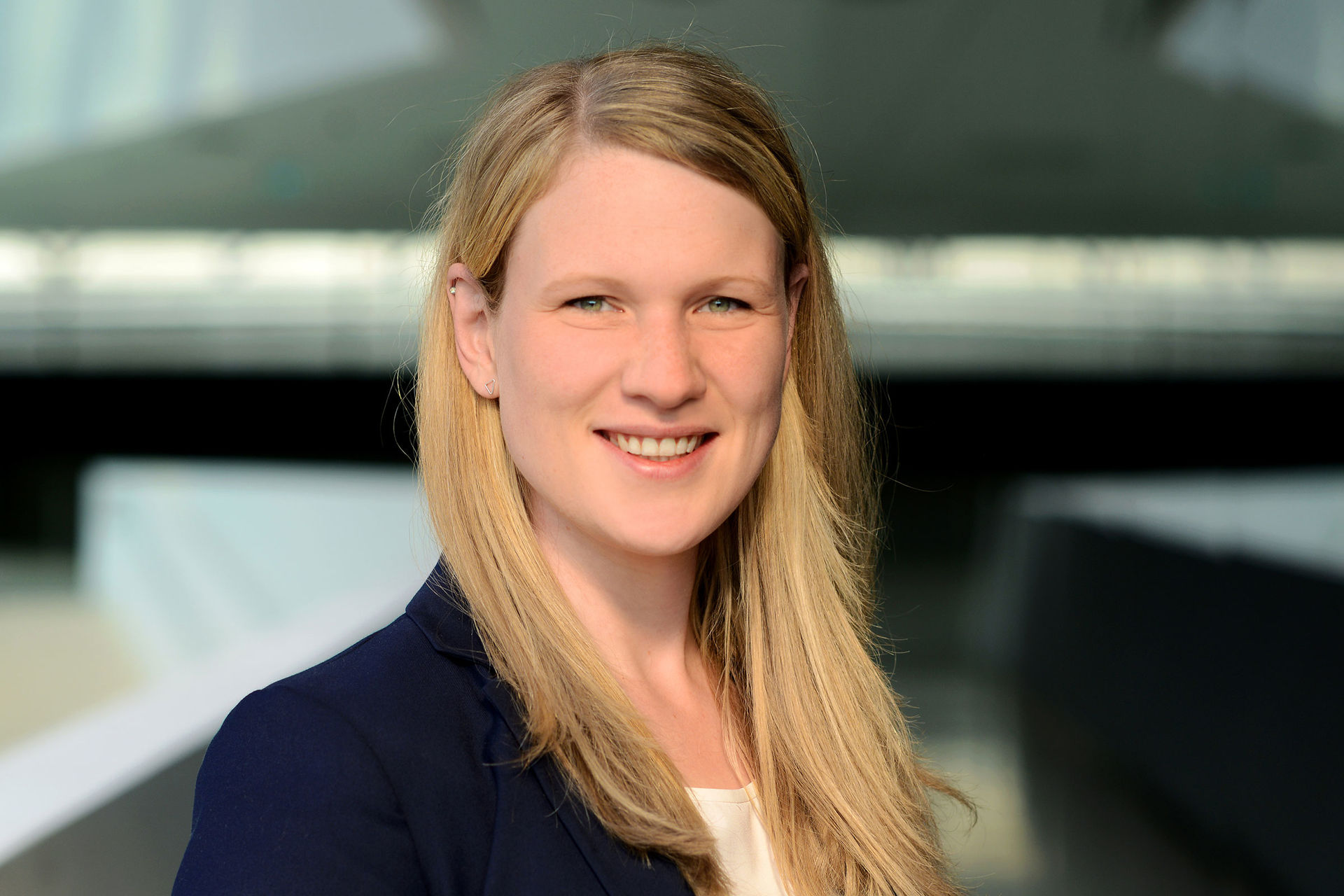Ruth Tober plans, manages and monitors organisational processes. She is also available as a contact for exhibitors and handles stand parties.