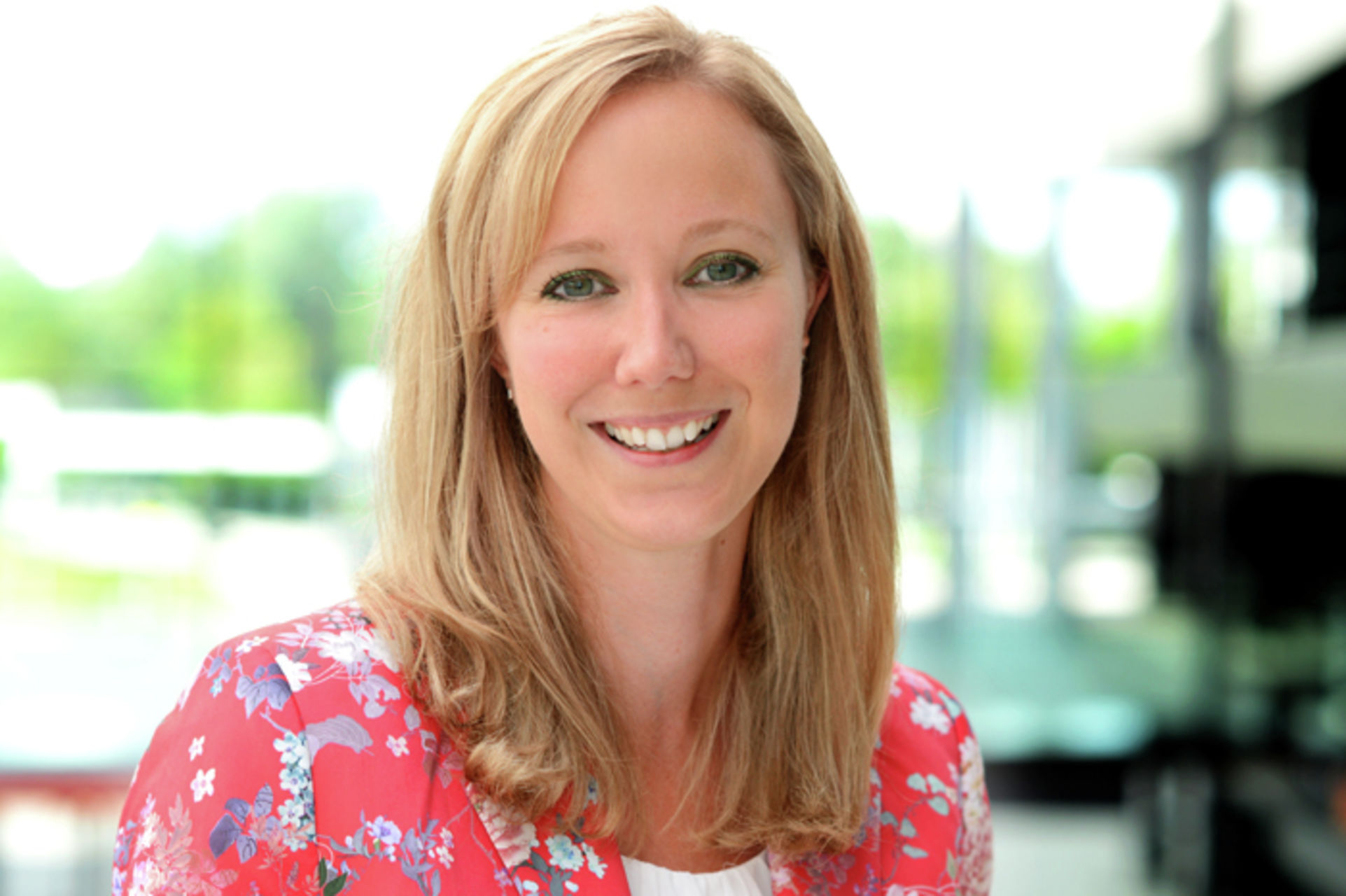 Marie Heinemann has been part of the FENSTERBAU FRONTALE Team since 2011. She is in charge of sales, including the selling of stand space, and provides support with the event concept.