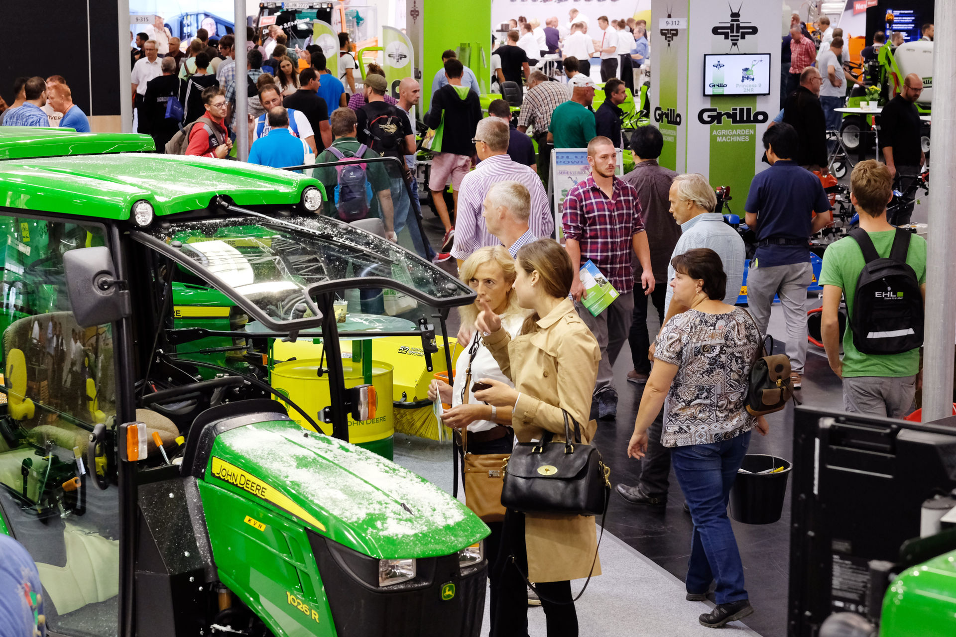 Crowded halls: 64.138 trade visitors came to see GaLaBau 2016.