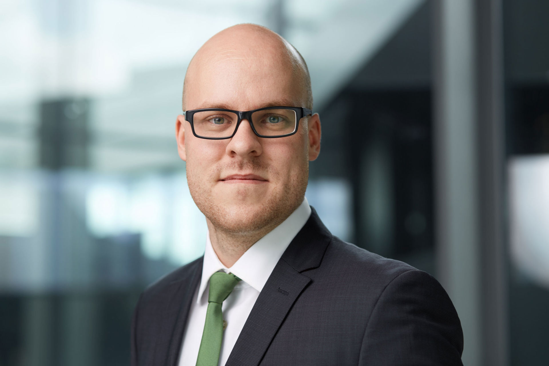 Lukas Handrich, technischer Veranstaltungskoordinator bei der NürnbergMesse, denkt beim Stichwort „Autokolonne“ nicht zuerst an Fußball