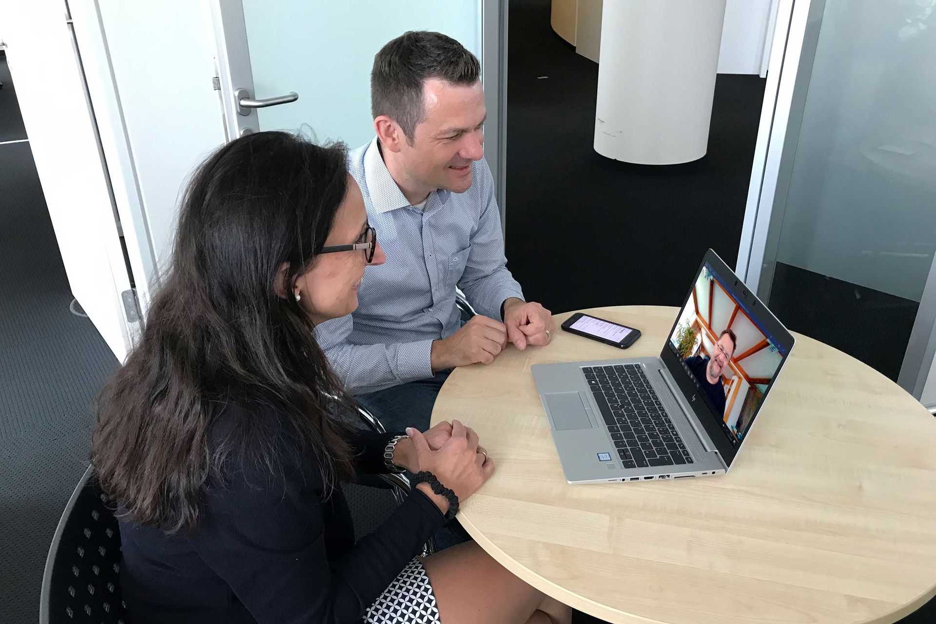 Leiter der FENSTERBAU FRONTALE und HOLZ-HANDWERK im Skype-Interview mit Andreas Fischer, der das Forum Digitalisierung umsetzt.