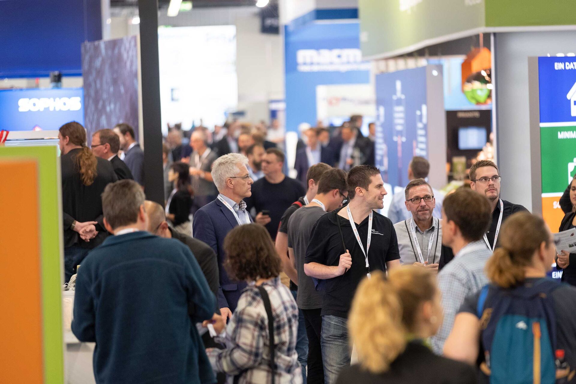 Volle Messehalle der it-sa