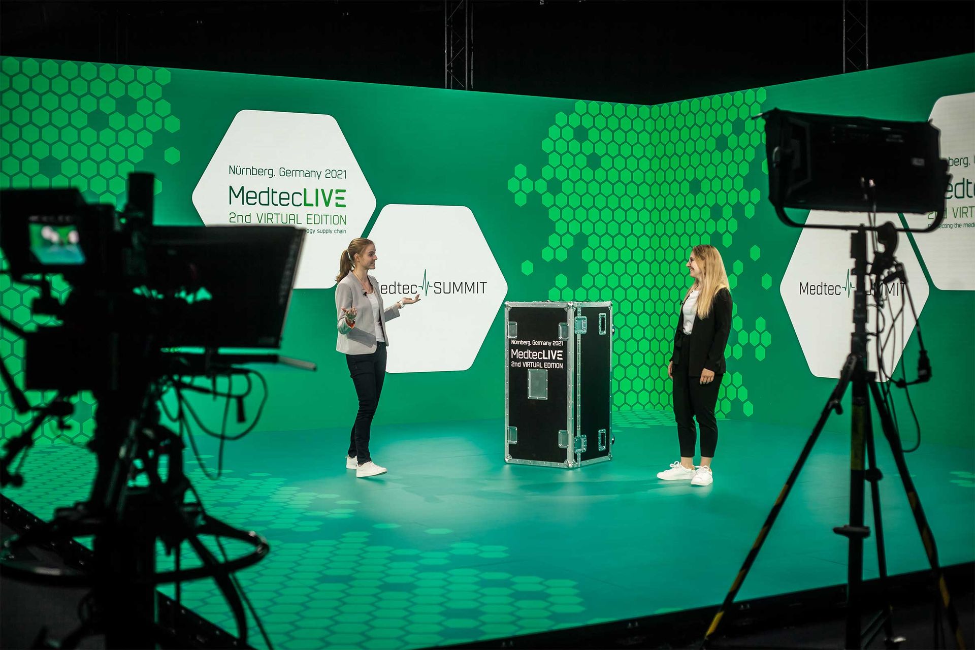 MedtecLIVE &SUMMIT 2021 will broadcast its programme live from Europe’s largest XR studio.