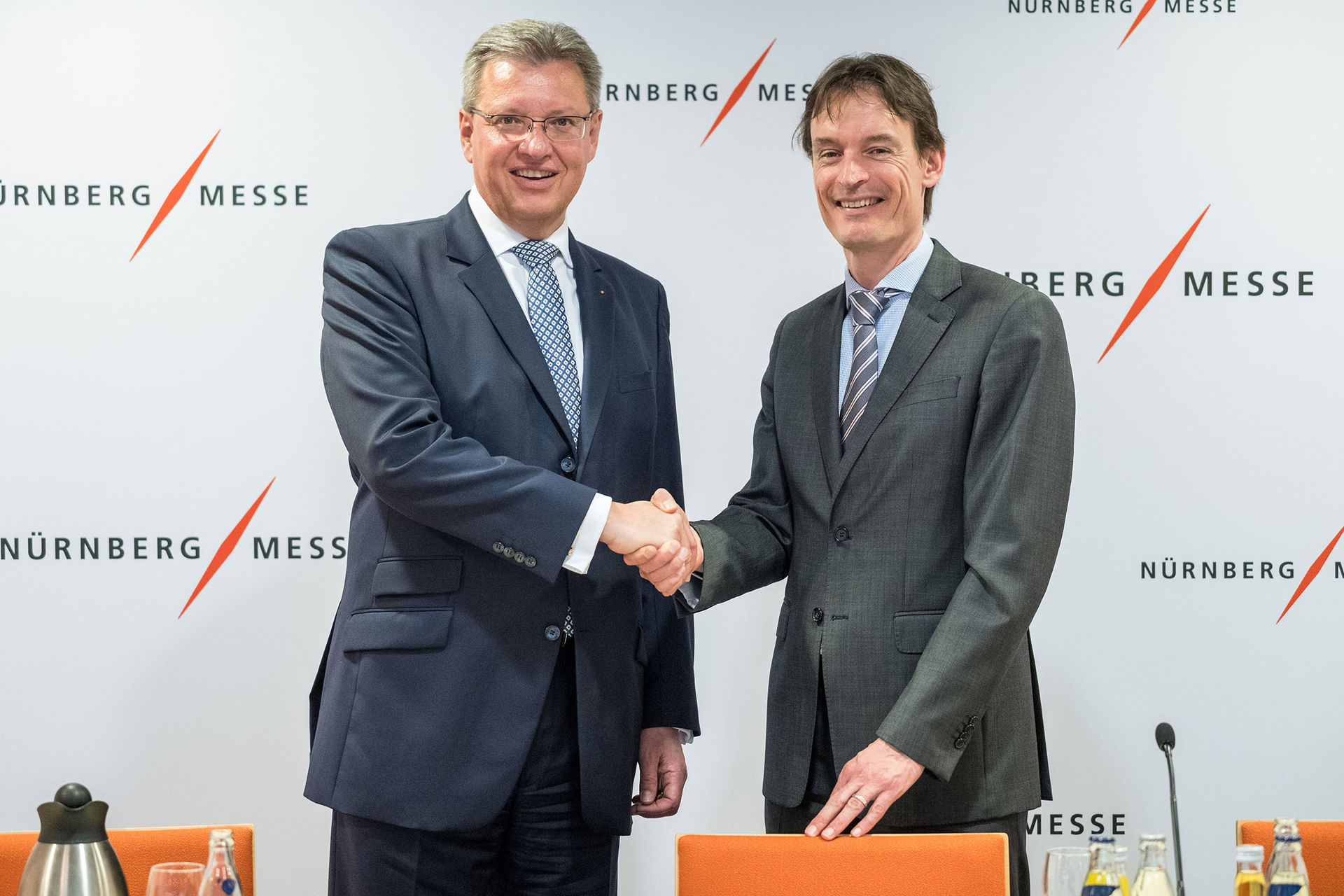 Dr. Roland Fleck, CEO NürnbergMesse Group und John van der Valk, Managing Director UBM EMEA Amsterdam: Neue Messe MedtecLIVE soll entstehen.