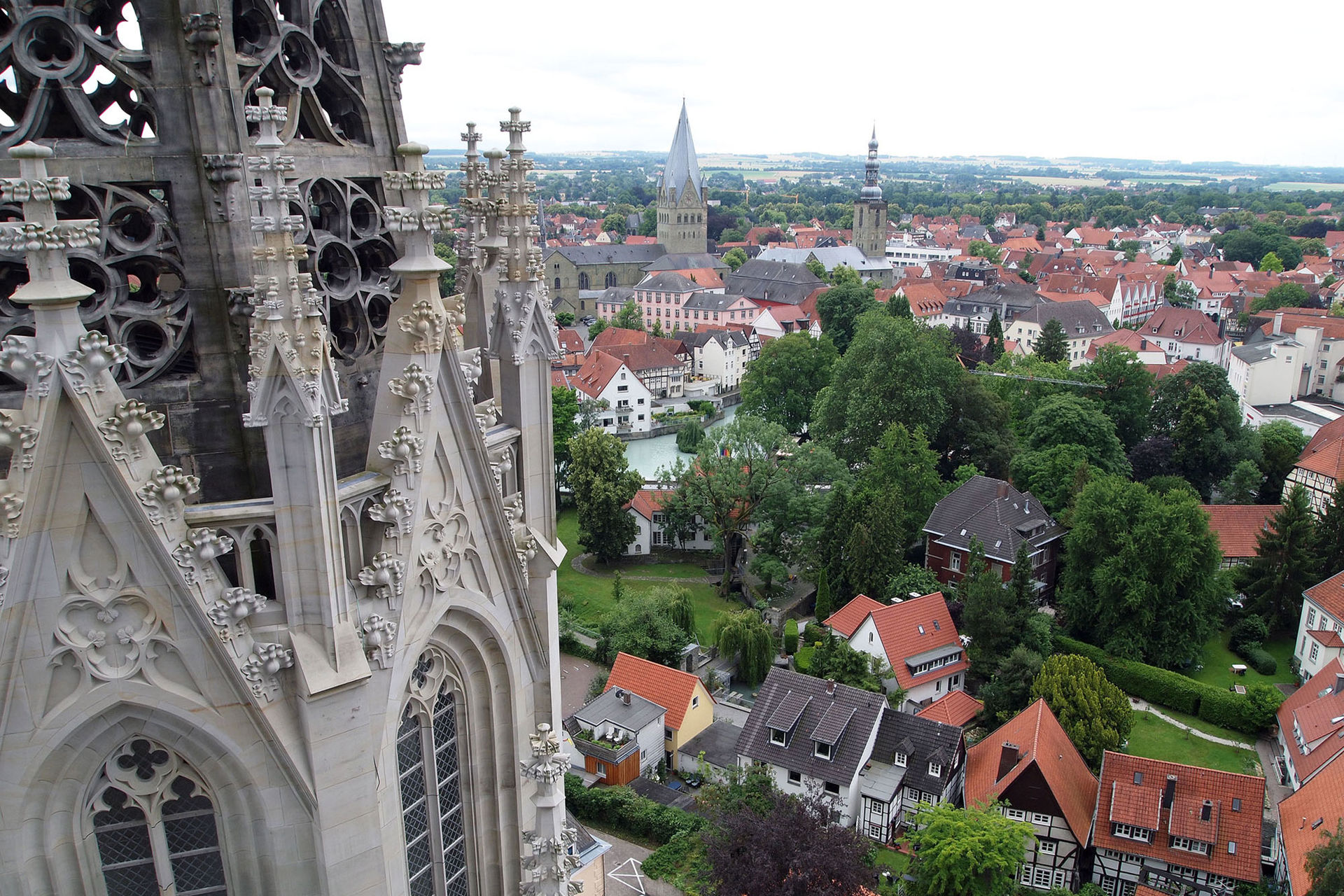 Mit OBERNKIRCHENER SANDSTEIN erneuerte Türme der Wiesenkirche in Soest
