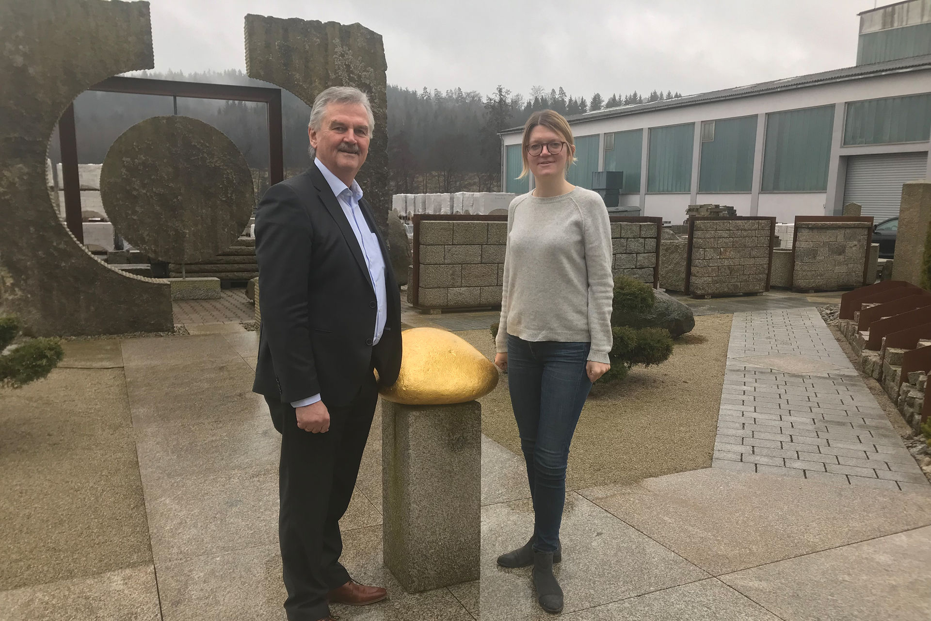 Winnie-Anna Hauser und Dr. Wolfgang Baumann, beide Geschäftsführer der Granitwerke Baumann GmbH.
