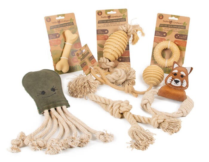 LOGO_GREEN" PET TOYS