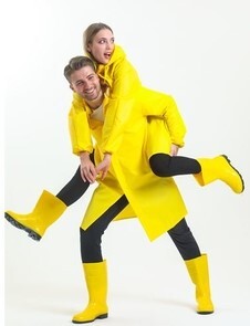 LOGO_Yellow Raincoat