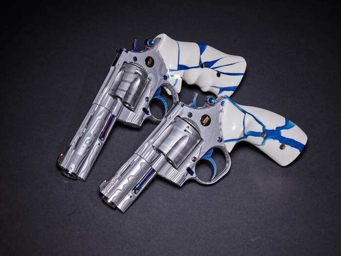 LOGO_Revolver Damast Stahl