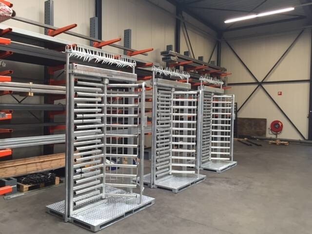 LOGO_Full height secure single turnstile with a portable heavy duty base and easy fencing connection