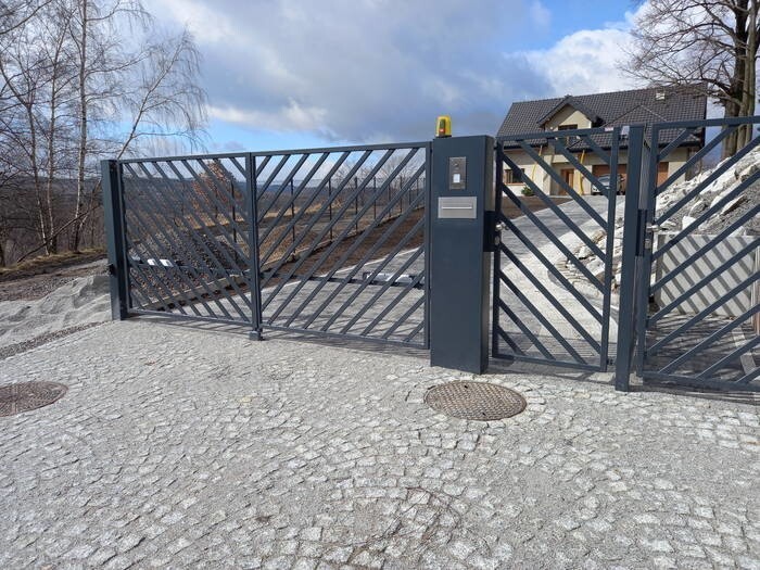 LOGO_RESIDENTIAL FENCES